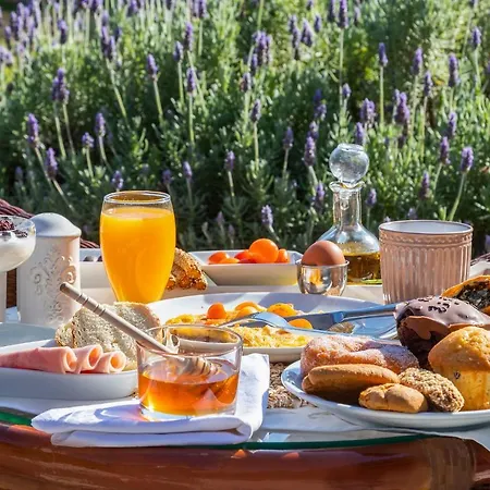 Jo Marinis Bed & Breakfast *