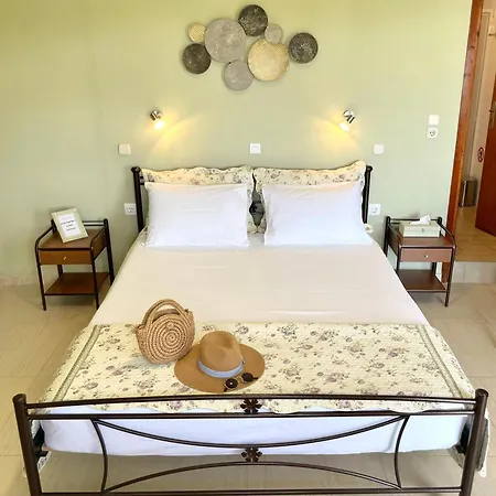 Jo Marinis Hotel *
